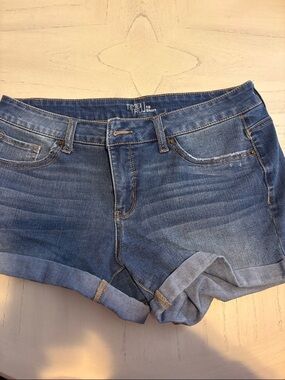 Time and Tru Medium Blue Rolled-Cuff Denim Shorts